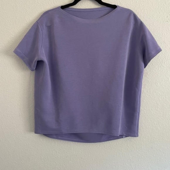 Lululemon Back in Action SHORT-Sleeve Shirt *Pique PURPLE 💜 PERFECT Size 4 - Picture 3 of 5
